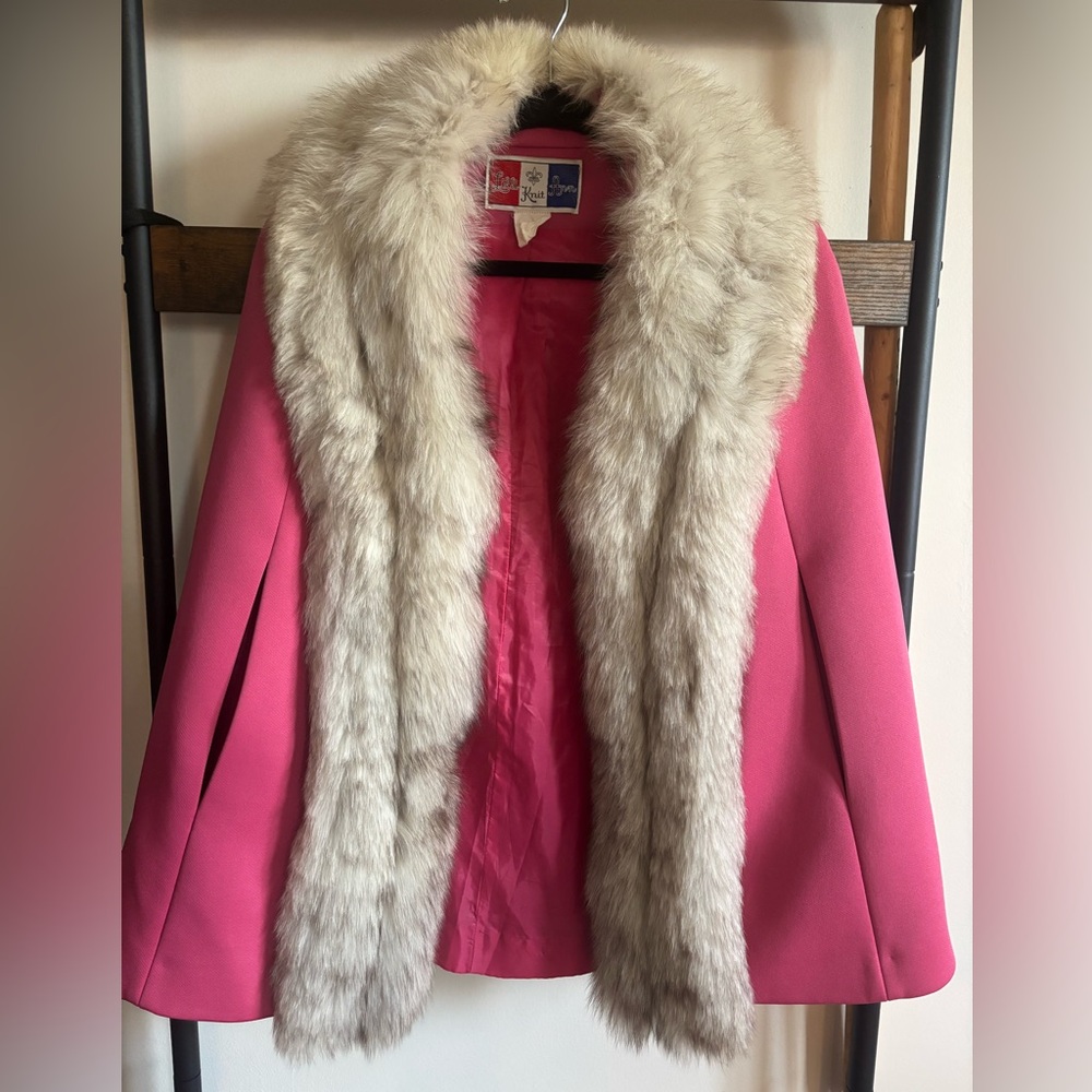 Vintage LILLI ANN • Elegant Pink Cape w/ Genuine Fox Fur Trim💕Like New Condition